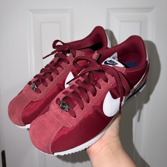 Nike Women's Sneakers in Burgundy and White - Picture 2 of 4